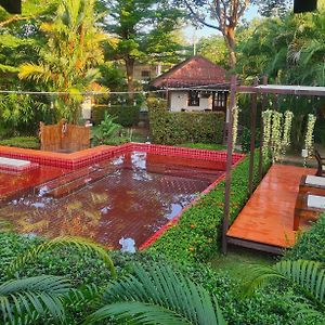 Red Moon Hideaway
